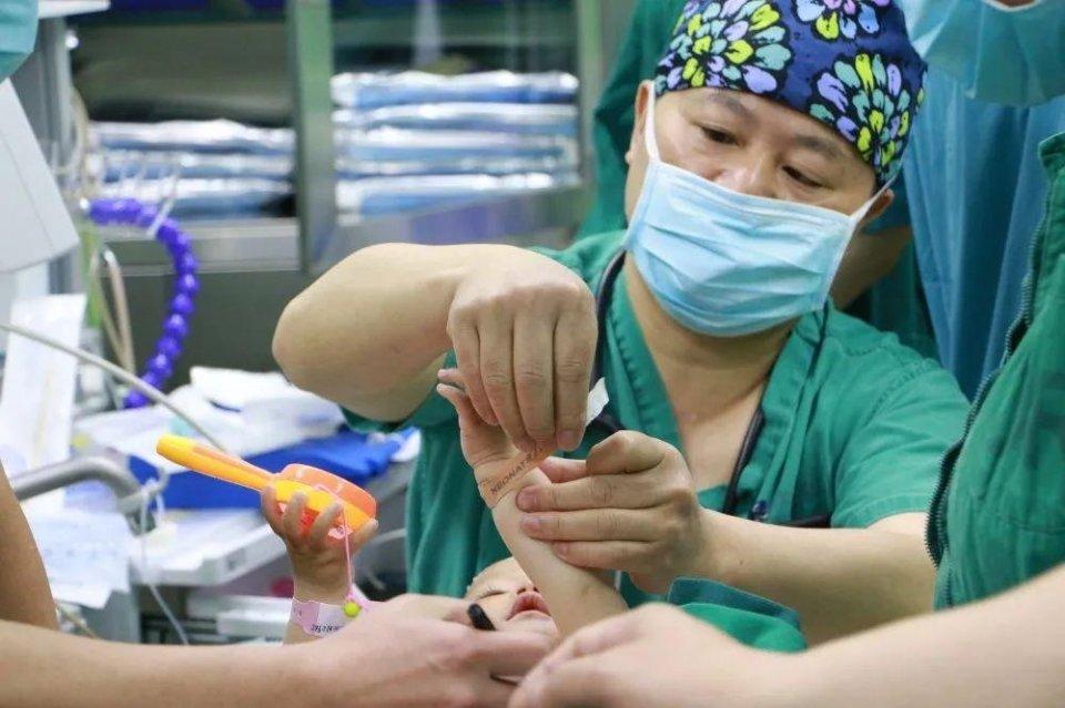 迁安市妇婴监护型护送